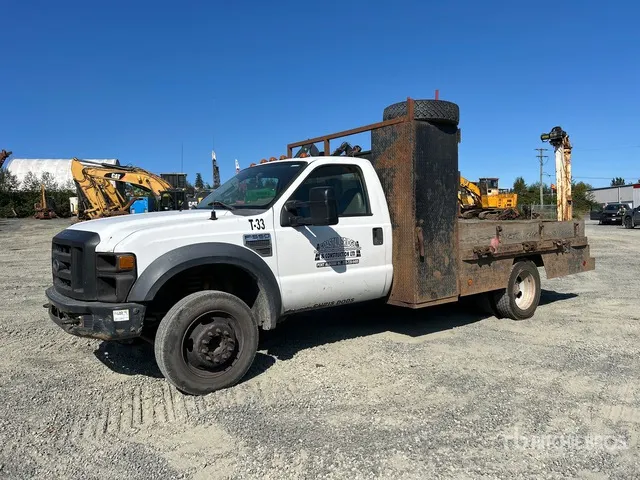 2008 Ford F-550 XL 4x2 Flatbed Truck