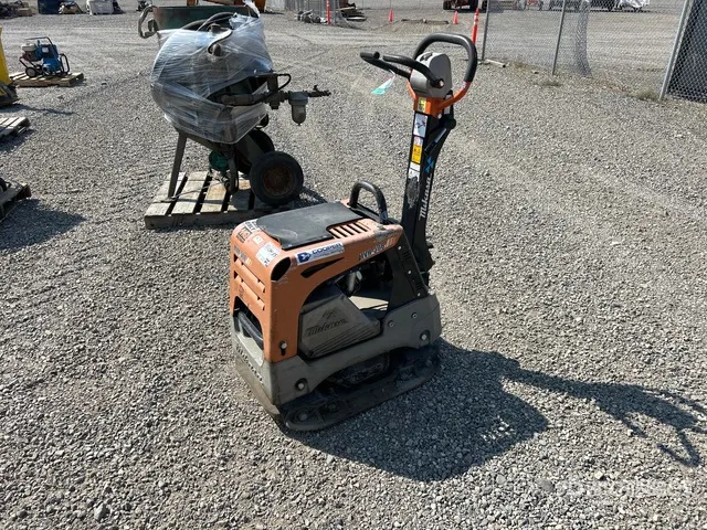 Mikasa MVH 308GH Reversible Vibratory Plate Compactor