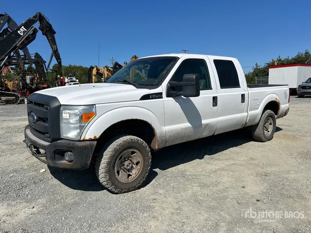 2012 Ford F-250 XL 4x4 Crew Cab Pickup