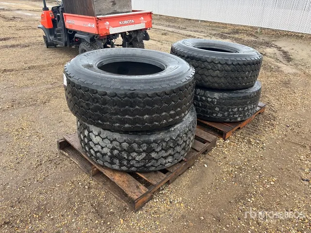 Quantity of (4) 425/65R22.5 Tires - Fits Agro Allis 9745