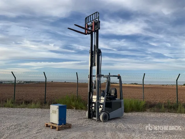 2015 UniCarriers A1N1L18Q Electric Forklift