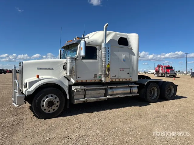 2013 Western Star 4900FA Truck T/A Sleeper Truck Tractor