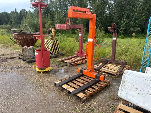 2007 40 in Crane Pallet Forks
