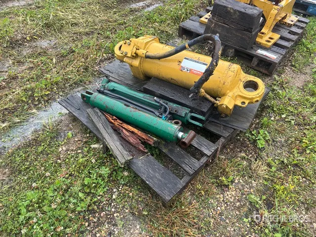 Quantity of Hydraulic Cylinder