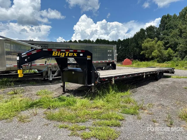 2026 Big Tex 16GN-40D5A-MRBK 40 ft T/A Gooseneck Equipment Trailer