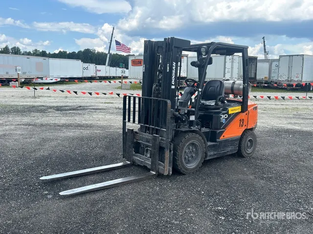 2022 Doosan G30N-7 5500 lb Pneumatic Tire Forklift