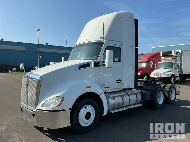 2015 Kenworth T680 6x4 T/A Day Cab Truck Tractor
