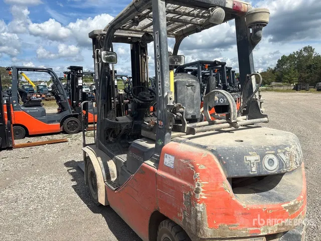 2016 Toyota 8FGU25 Forklift