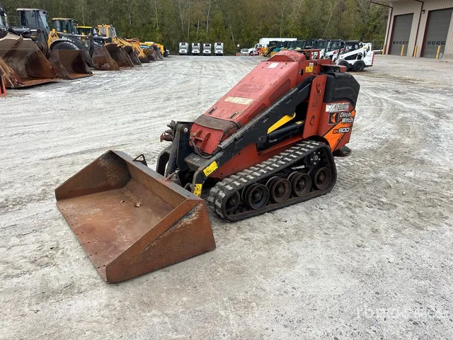 2021 Ditch Witch SK800 Mini Compact Track Loader