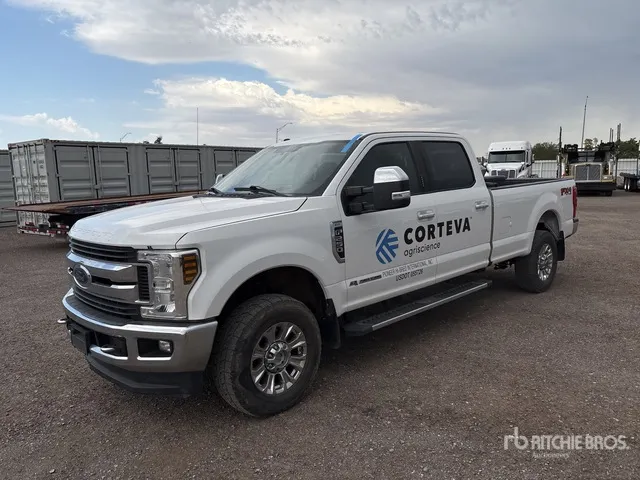 2019 Ford F-250 XLT 4x4 Crew Cab Pickup