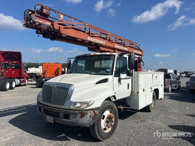 Wilkie Ladder on 2007 International 4400 4x2 Ladder Truck (Inoperable)