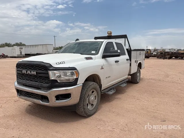 2022 Ram 3500 4x4 Crew Cab Utility Truck