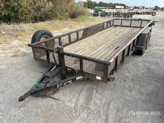 2011 Texas Bragg 20 ft T/A Utility Trailer