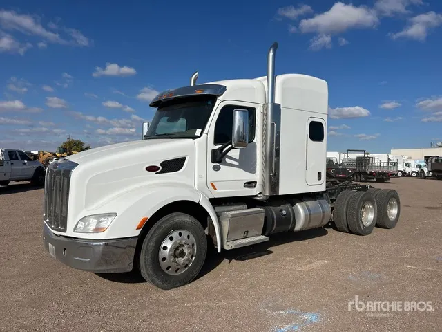 2017 Peterbilt 579 6x4 T/A Sleeper Truck Tractor