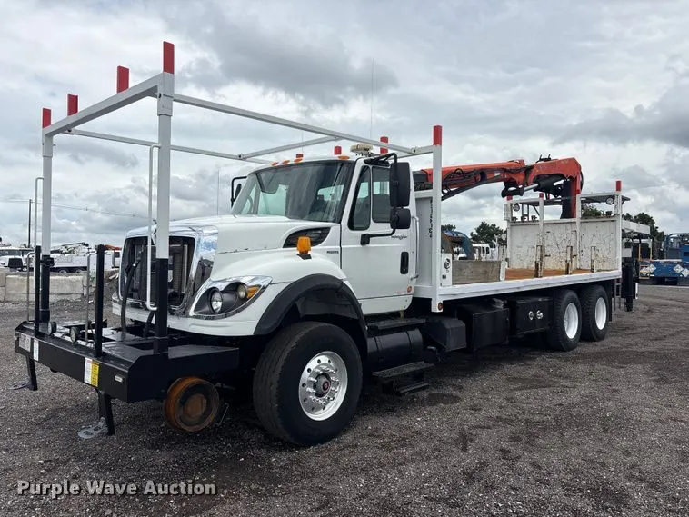 2010 International WorkStar 7600 grapple truck