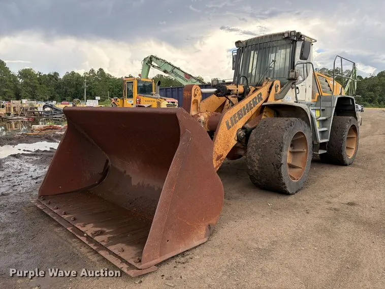Liebherr L566 wheel loader