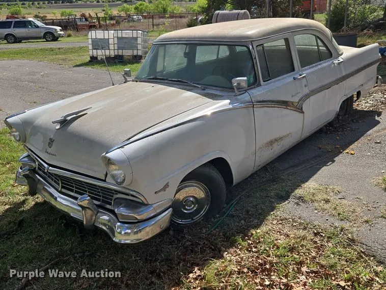 1956 Ford Fairlane Town sedan