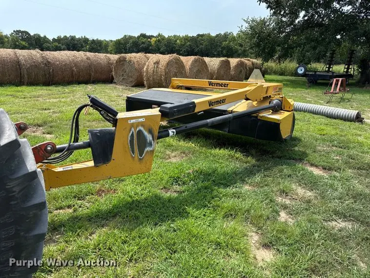 2009 Vermeer TM800 disc mower