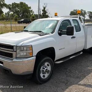 2013 Chevrolet Silverado 2500HD Ext. Cab utility bed pickup truck