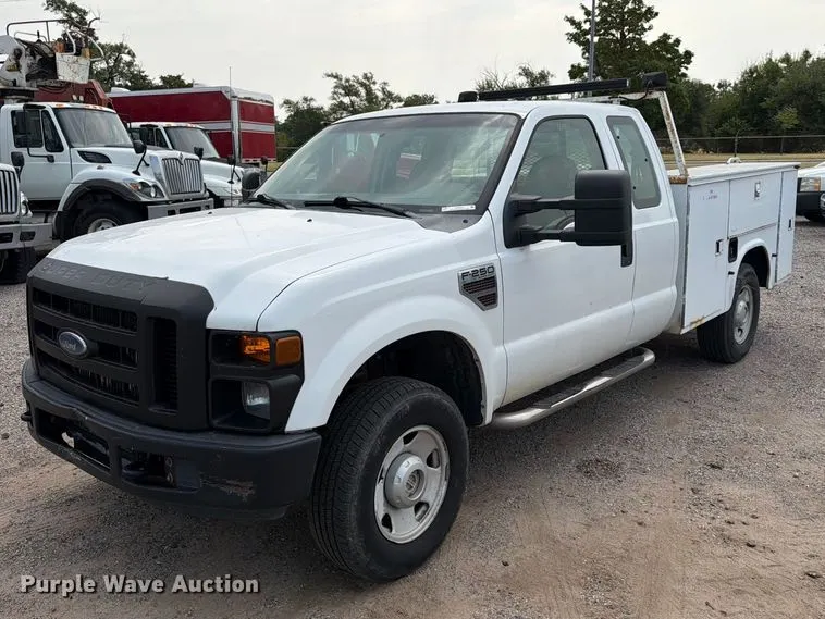 2008 Ford F250 Super Duty Ext. Cab utility bed pickup truck