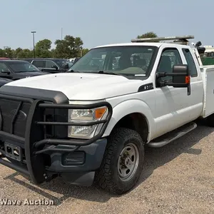 2014 Ford F250 Super Duty Ext. Cab utility bed pickup truck