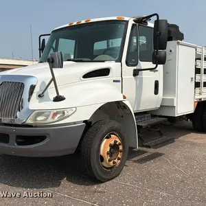 2010 International DuraStar 4100 flatbed truck