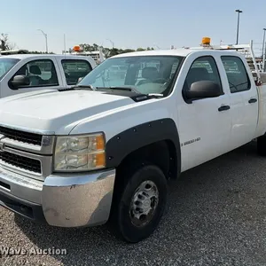 2007 Chevrolet Silverado 2500HD Crew Cab pickup truck