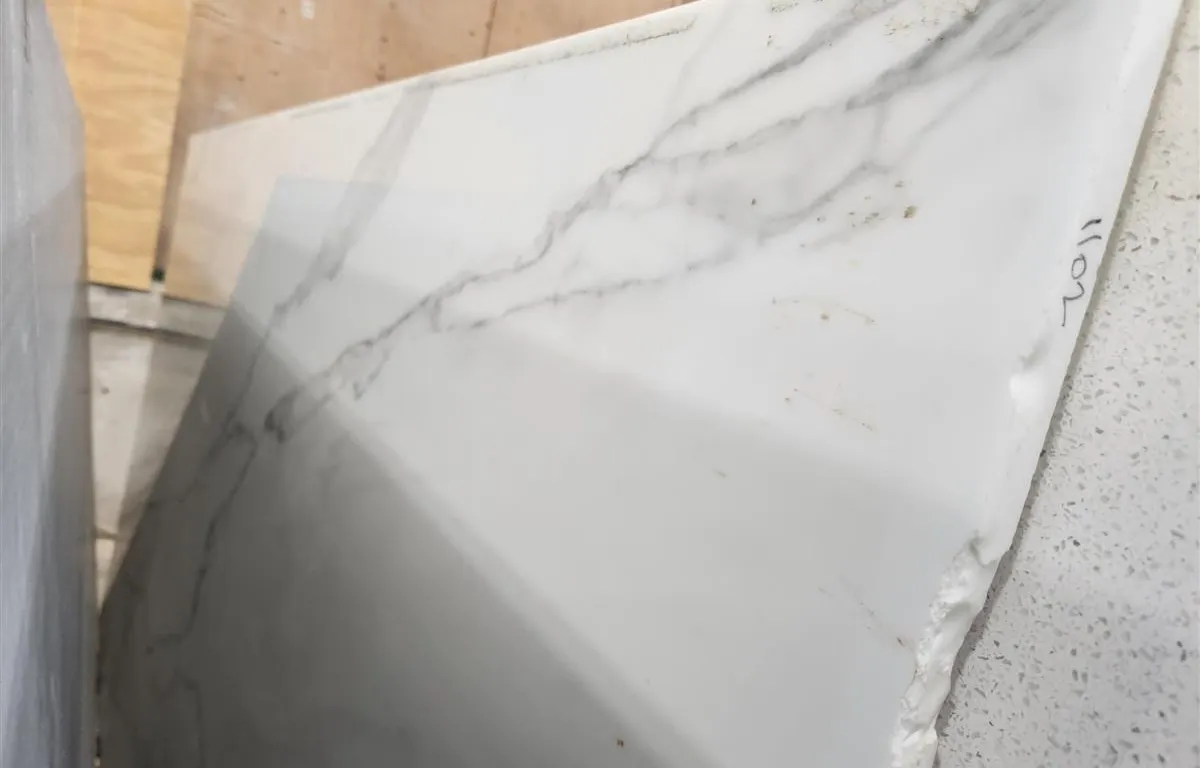 White Veined Quartz Slab
UNRESERVED
