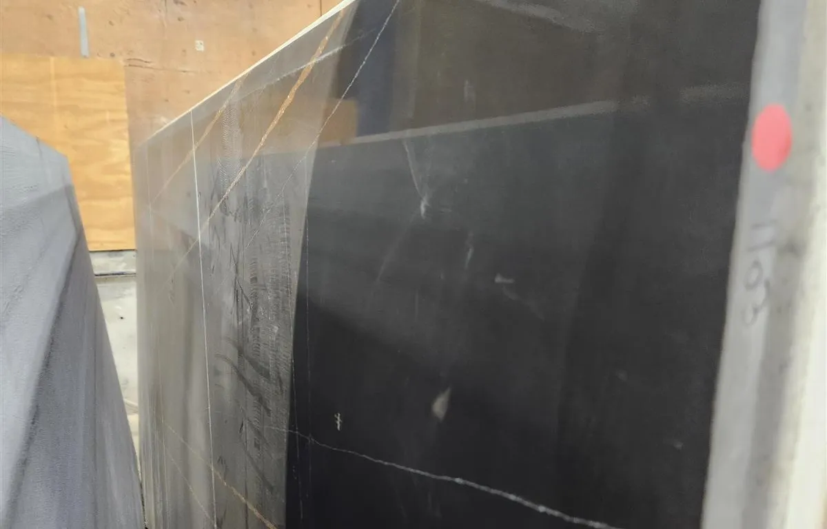 Black Quartz Slab
UNRESERVED
