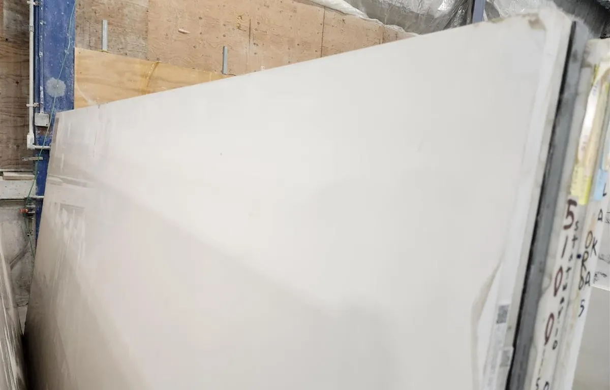 Lucciare Ultra White Quartz Slab
UNRESERVED