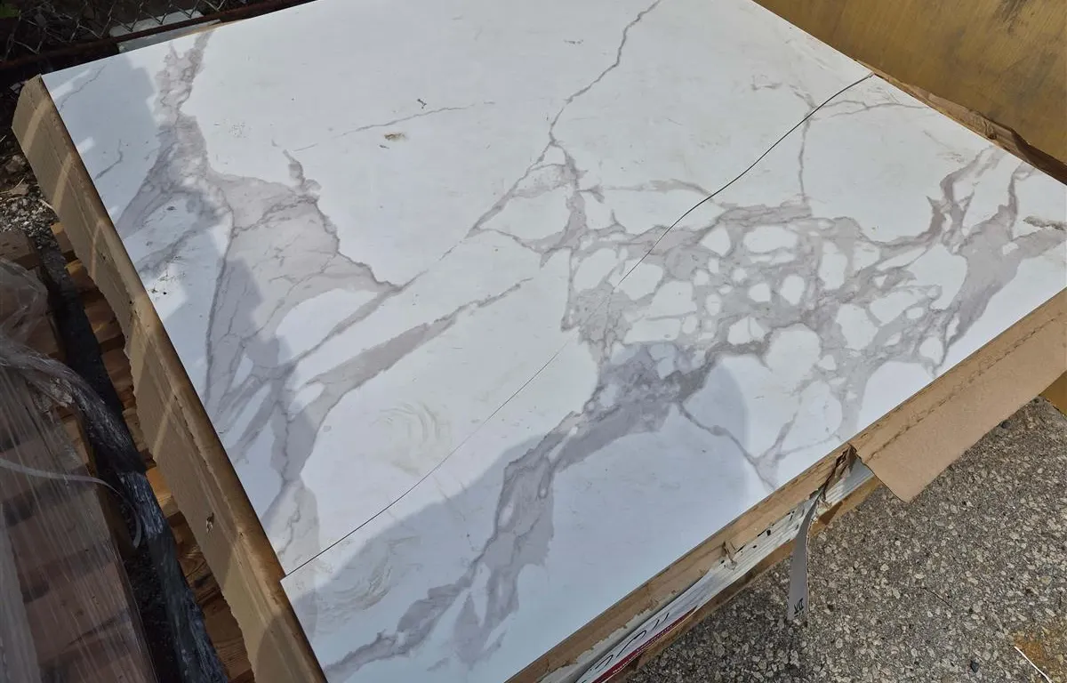 Marble-Look Porcelain Tiles
UNRESERVED