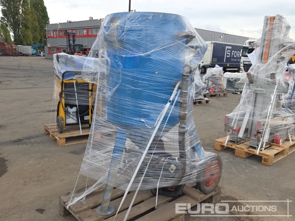 Pallet of Rompact P2 Rail Wrench + Sand Spreader KO220-10
