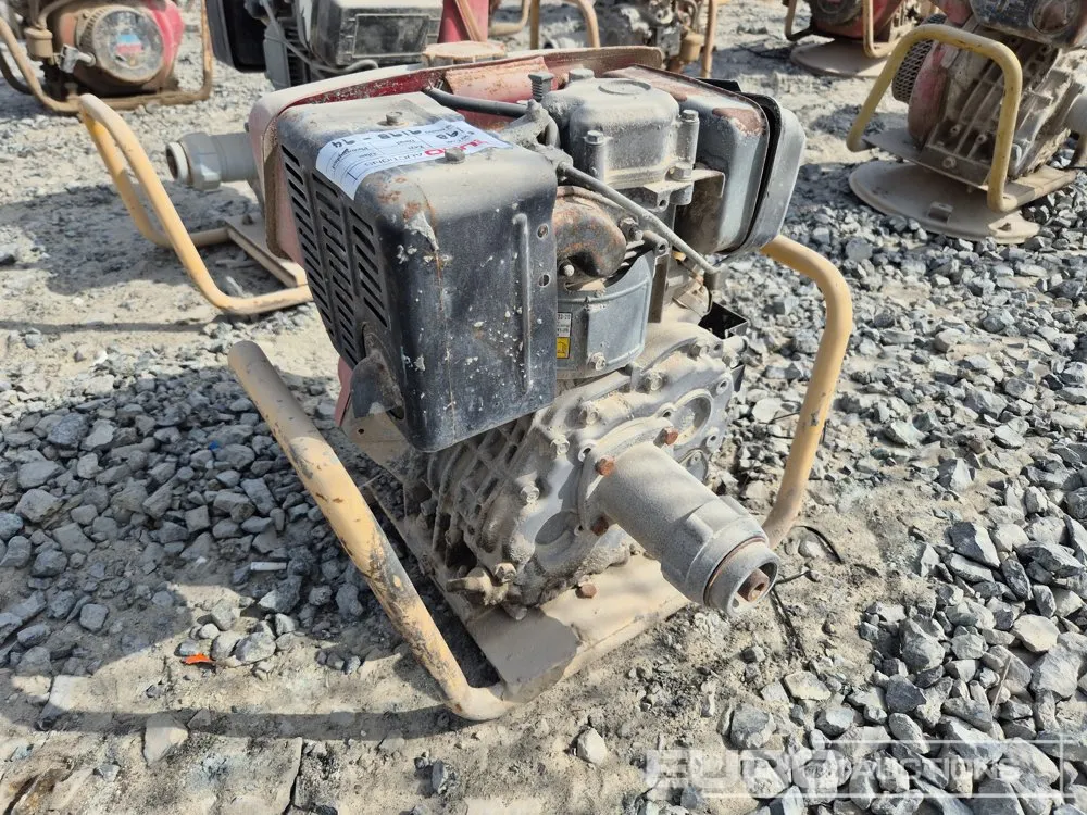 Robin Concrete Vibrator (GCC DUTIES NOT PAID)