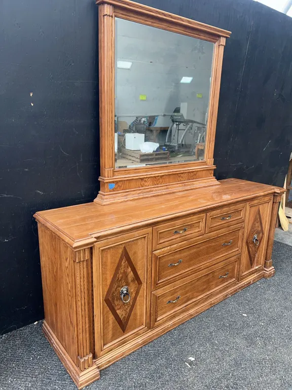 Wooden Dresser With Mirror, 2 Side Cabinets, 6 Drawers