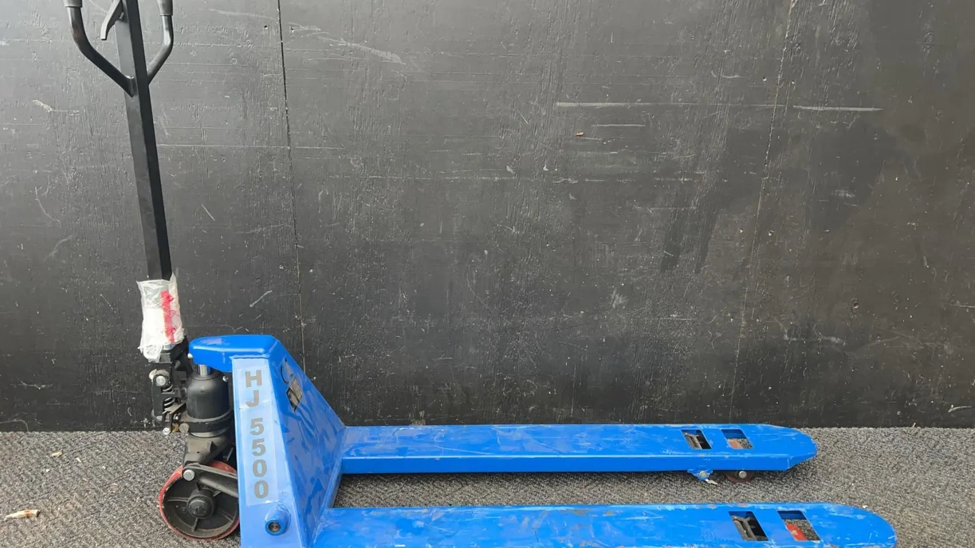 HJ 5500 Manual Pallet Jack, 5500 lb Capacity, Blue