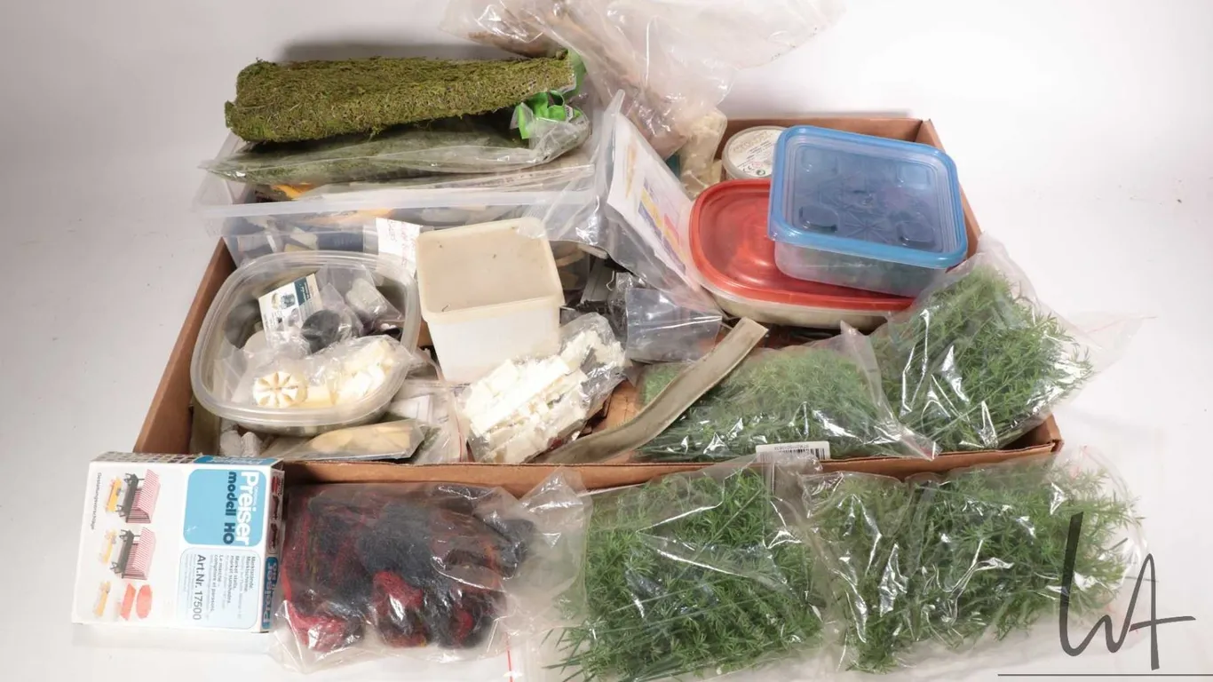 Selection of wargaming greenery and fencing, small structures etc.