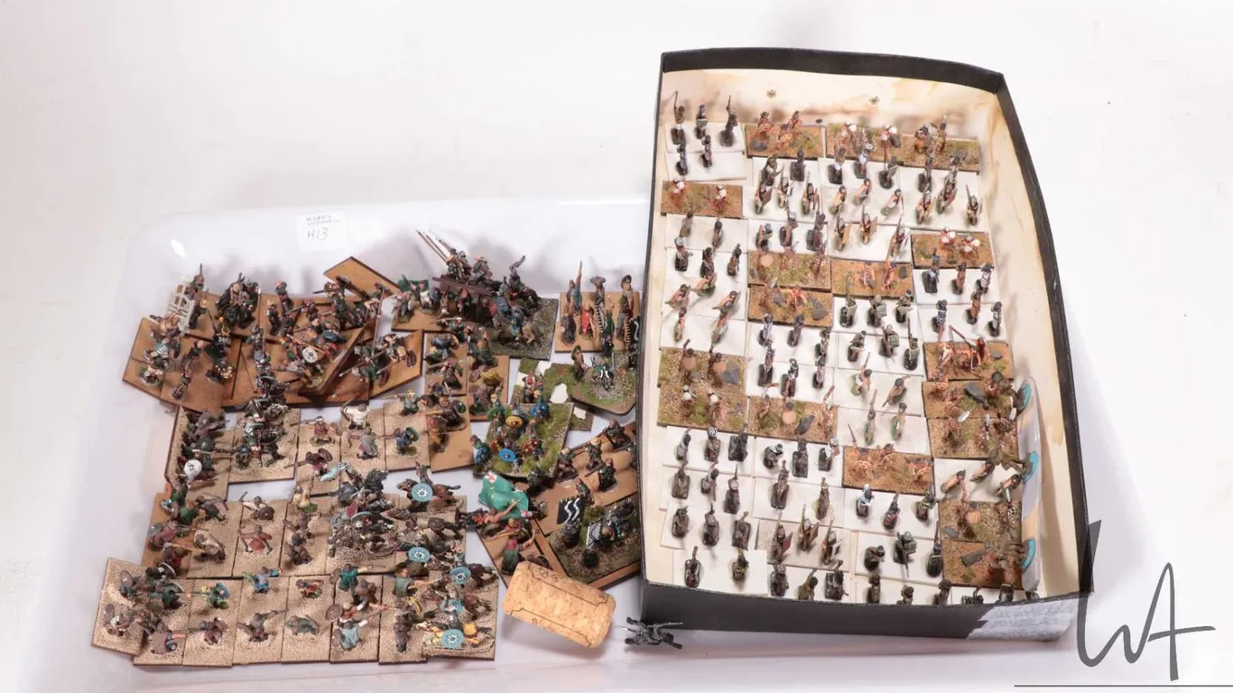 Selection of what appears to be 15mm individually and intricately hand painted miniatures, various g