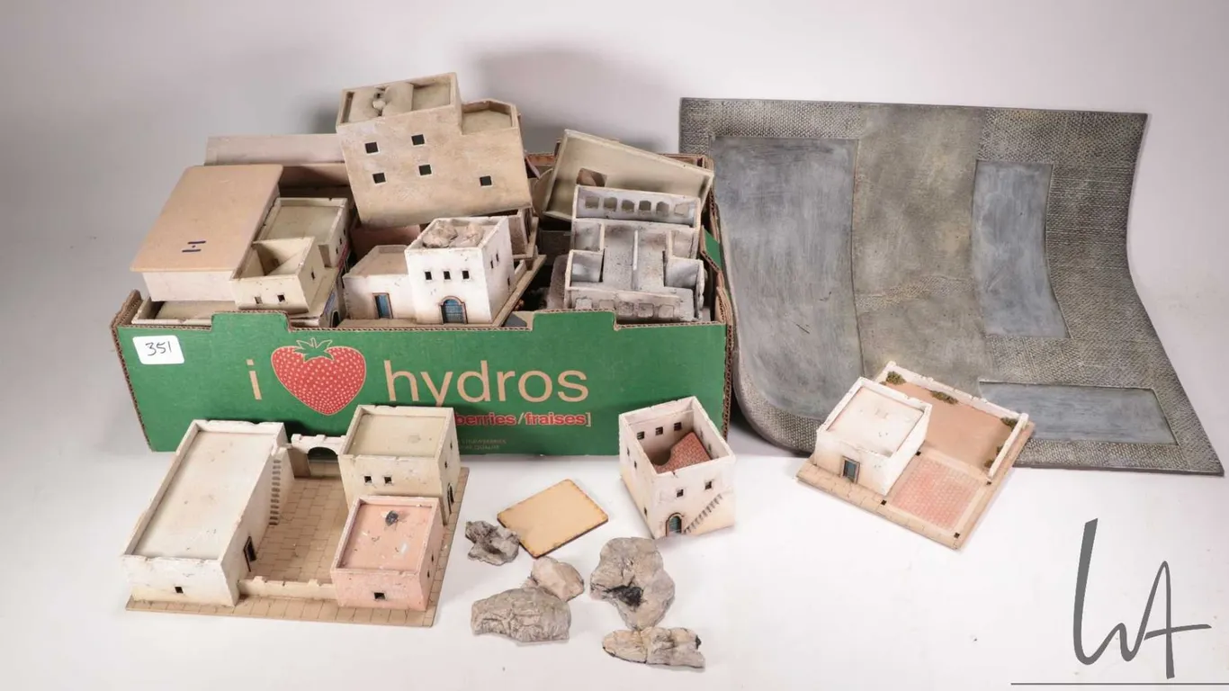 Large selection of middle eastern buildings, roads etc. various wargaming scales plus a silicone ter