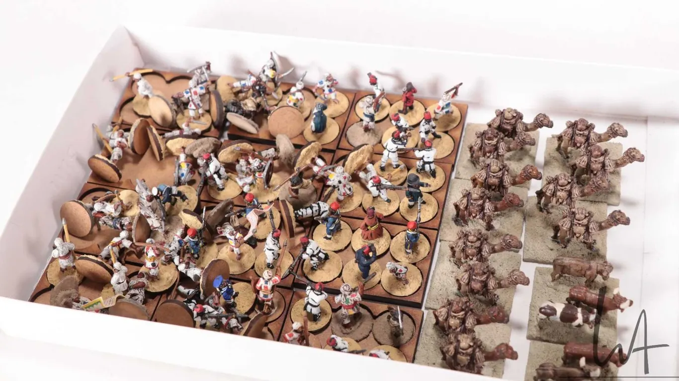 Selection of what appears to be 15mm Arab figures, 80 figures on 12 bases, each individually in intr