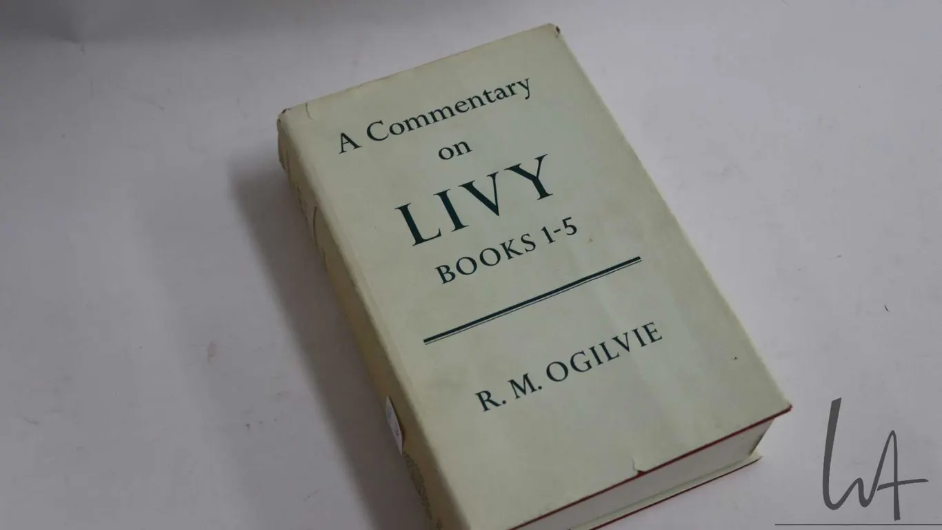 Hardcover, "A Commentary on Livy Books 1-5" R.M. Ogilivie