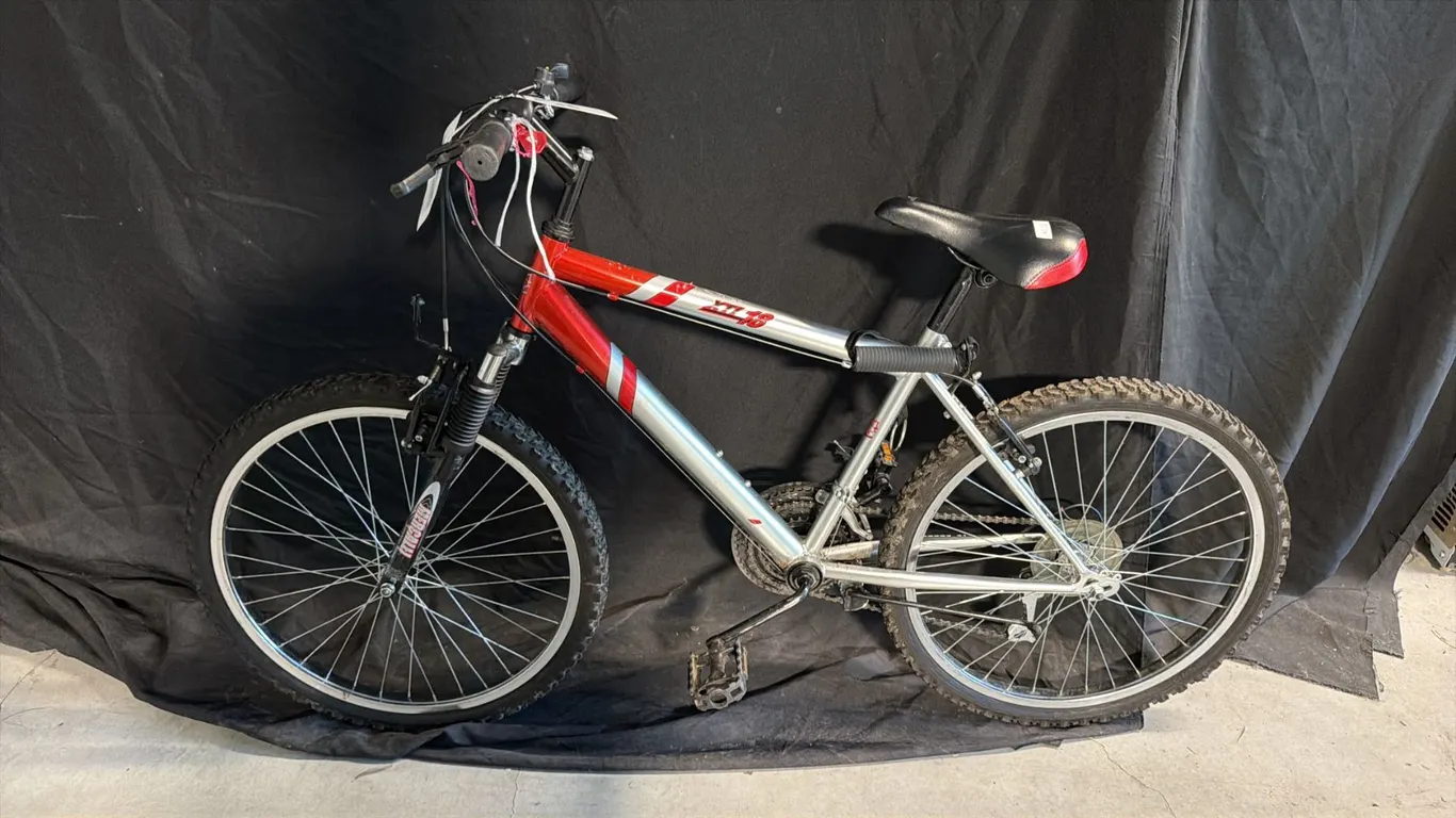 SUPERCYCLE XTI 18 SILVER/RED 18-SPEED MOUNTAIN BICYCLE