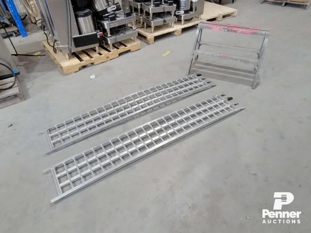 6' Oxbow Aluminum Ramps & 2-Step