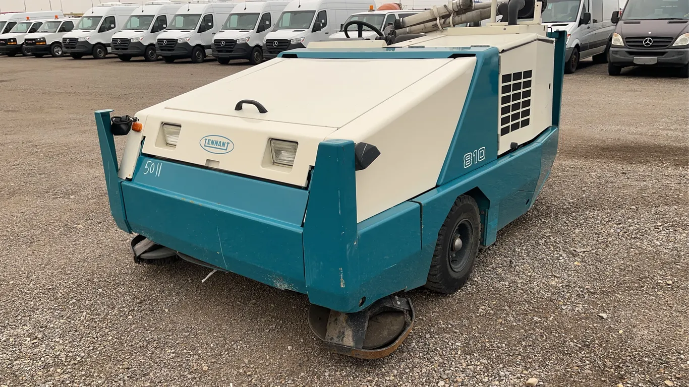 Tannant 810 Street Sweeper