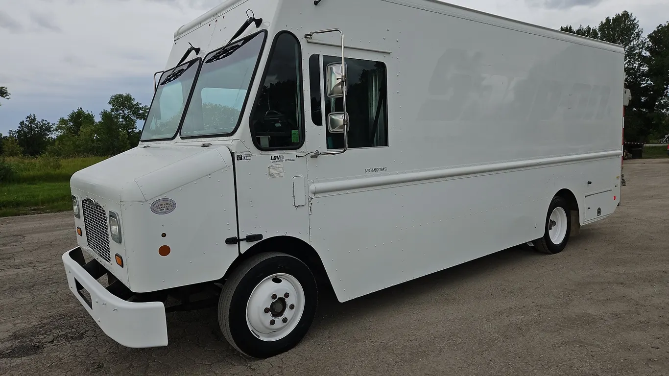 2016 Freightliner MT45 Chassis S/A Step Van