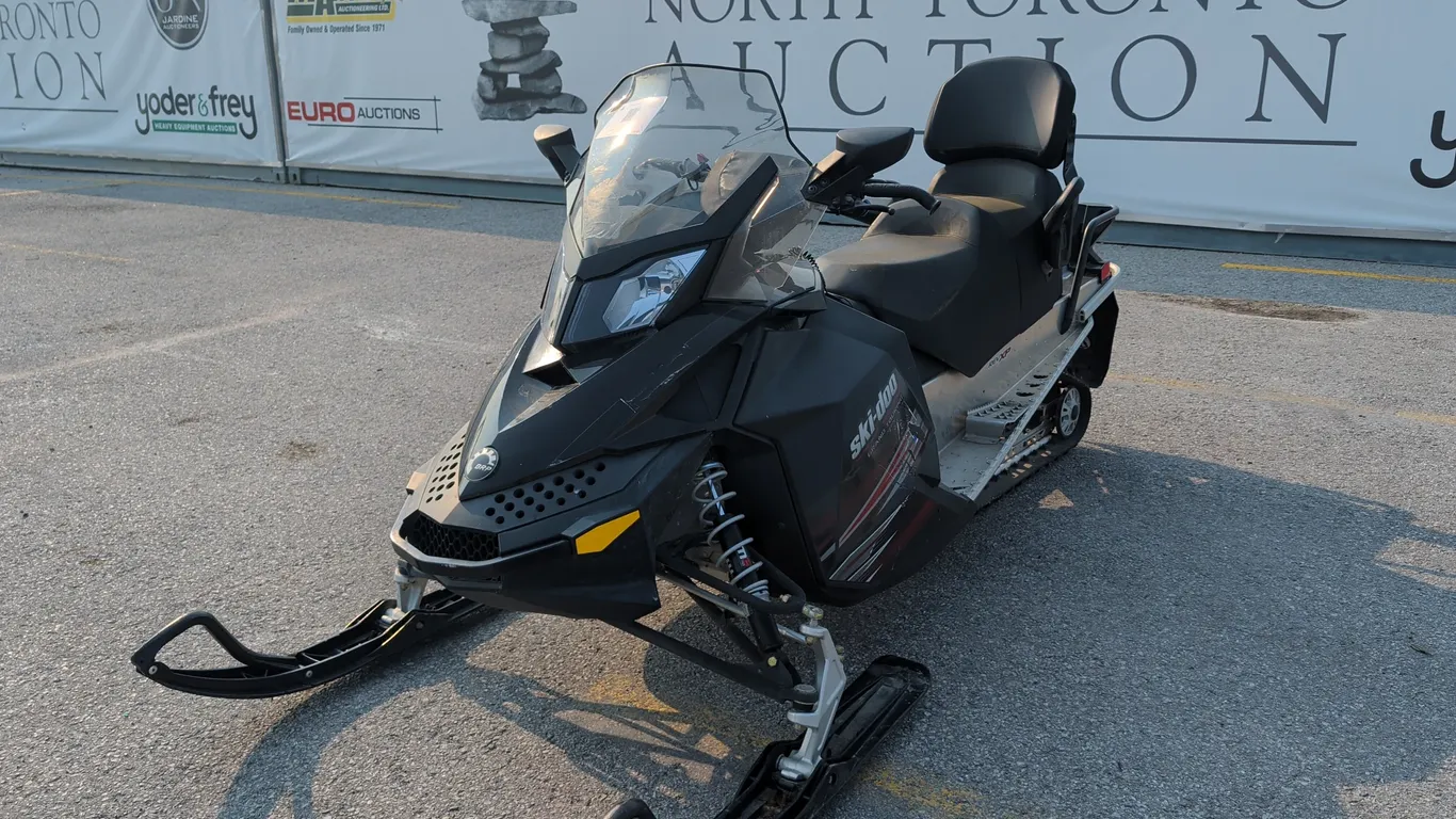 Non-Operable 2011 Skidoo Grand touring 550 f