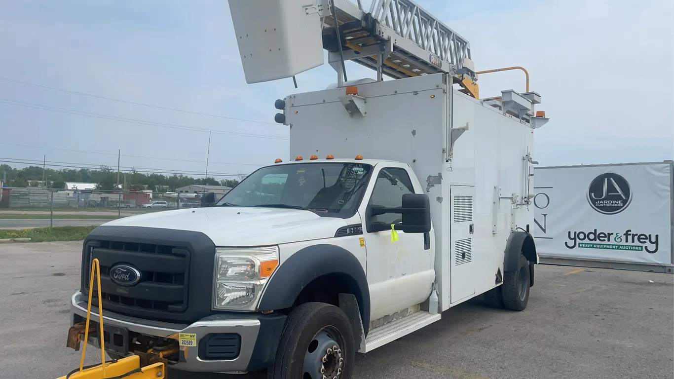 2012 Ford F-550 Super Duty S/A Service Truck