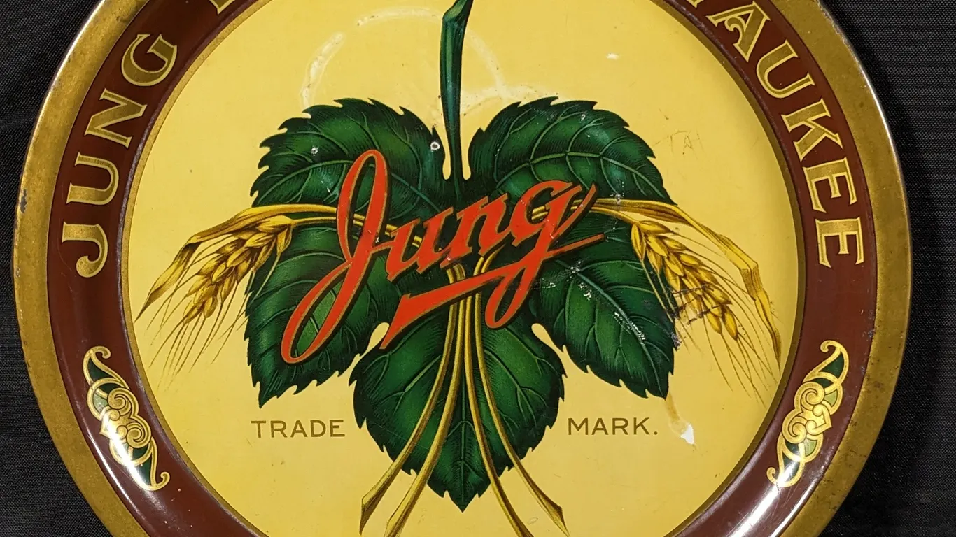 "RARE VERSION" PRE PRO BEER TRAY JUNG BEER MILWAUKEE CARL FRIESE & CO SOLE AGENTS FOR PANAMA (MILWAUKEE WISCONSIN)