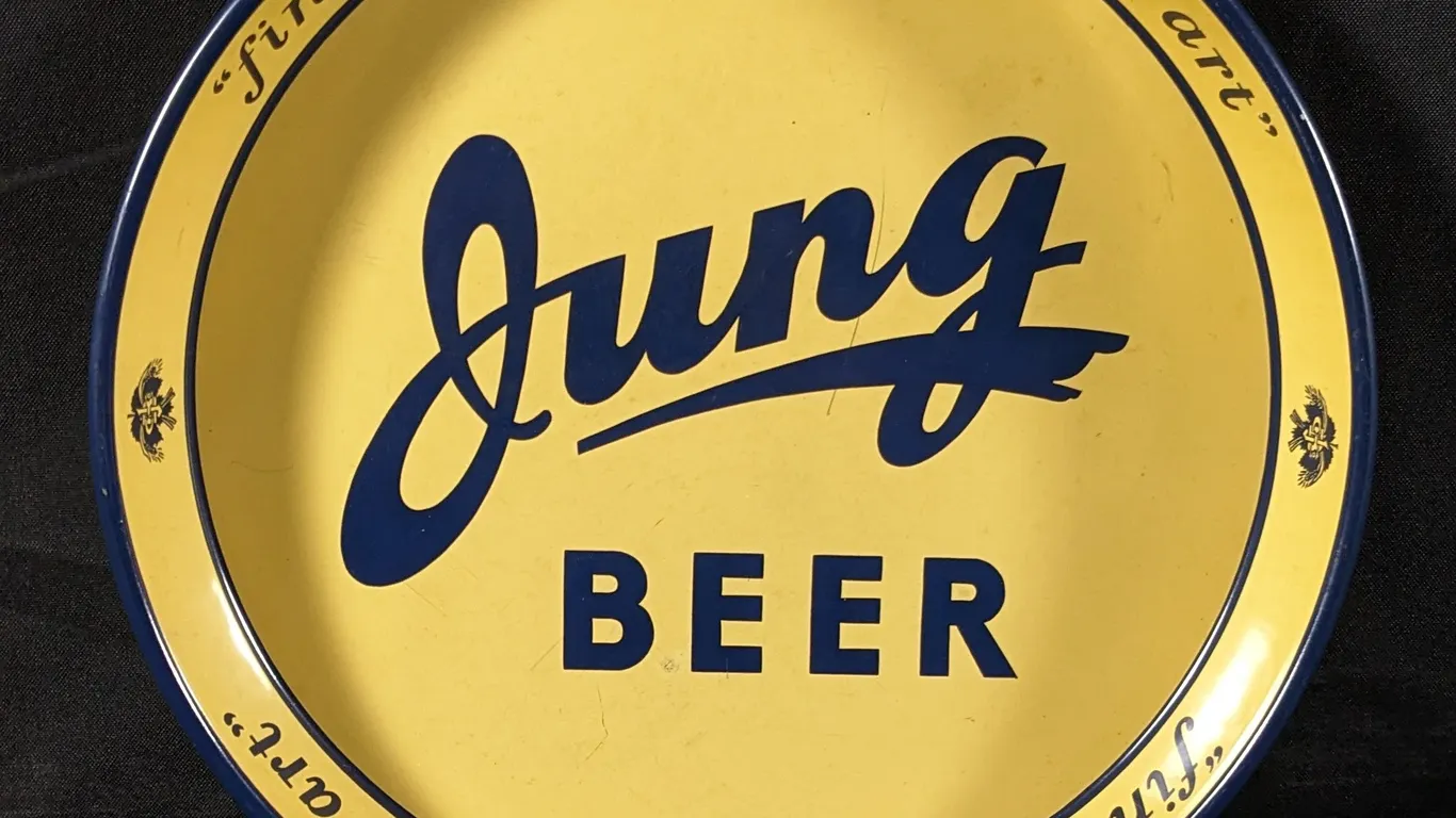 BEER TRAY "FINEST OF THE BREWERS ART" JUNG BEER RANDOM LAKE WISCONSIN
