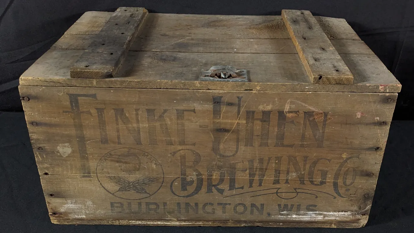 WOOD BEER CASE CRATE FINKE - UHEN BREWING CO BURLINGTON WISCONSIN