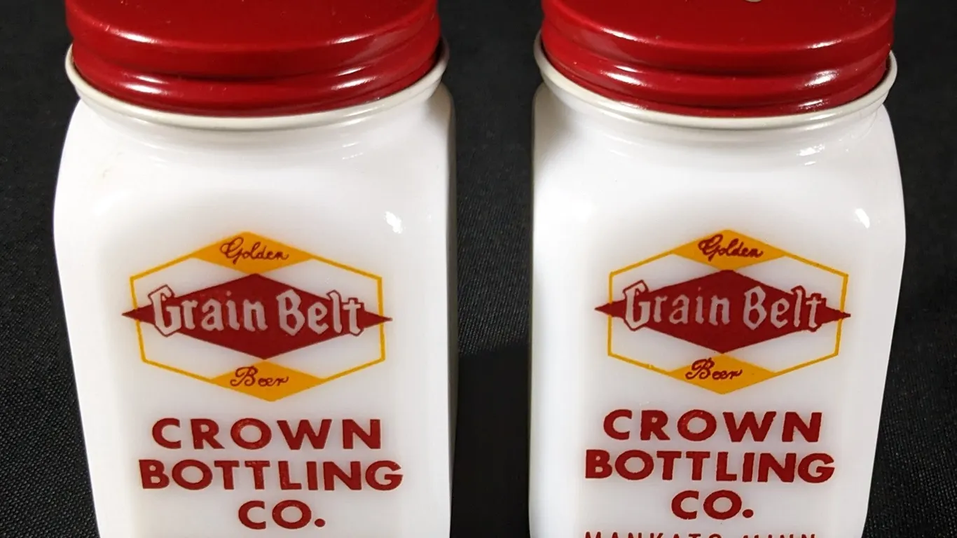 CROWN BOTTLING CO MANKATO MINNESOTA GRAIN BELT BER SALT & PEPPER SHAKERS